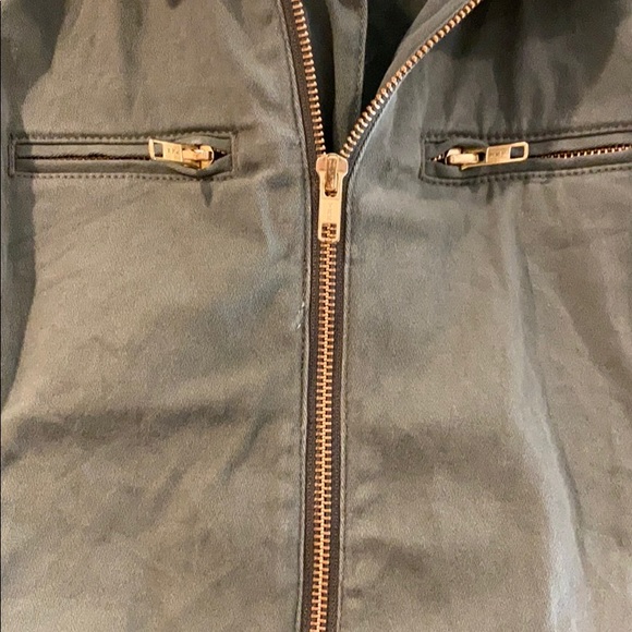 Guess Olive Vest - Picture 4 of 4